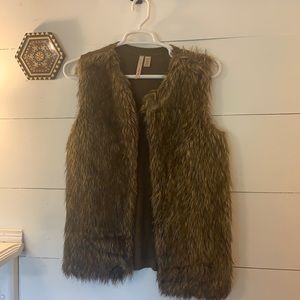Faux fur vest, size medium